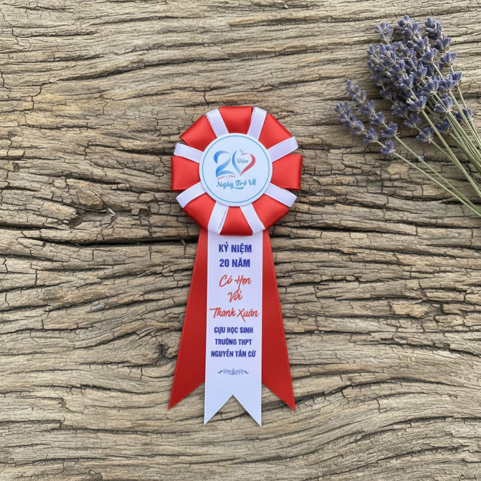 Hoa cài áo đại biểu Hà Nội